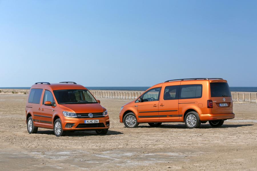  Volkswagen Caddy Beach 4Motion 2015 года  (фото 2 из 6)